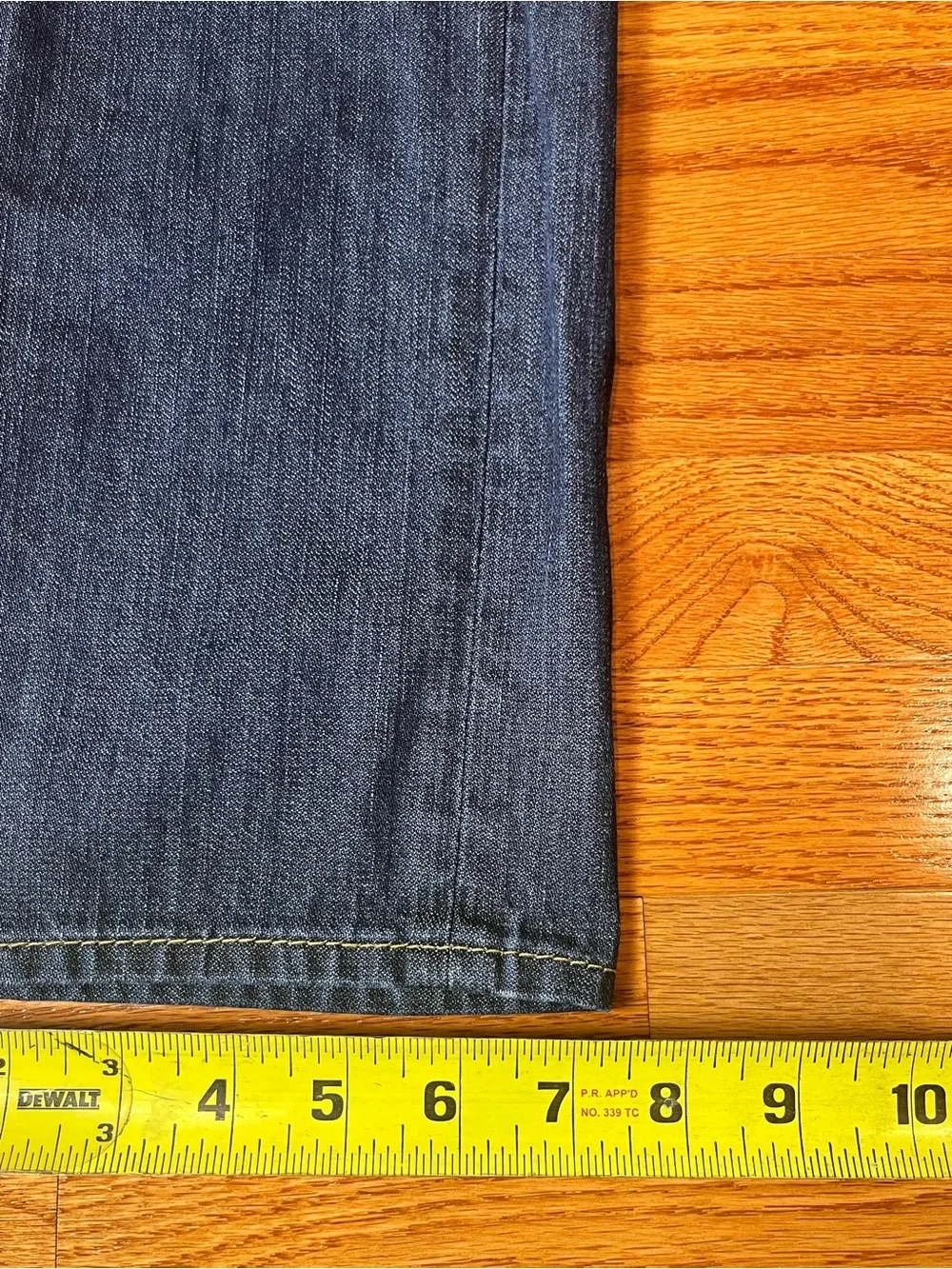 True Religion Jeans Dark Wash Contrast Stitch Flap Pocket Size 34